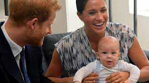 Harry and meghan announced their baby's gender while talking to oprah about their new life in california. Mit Meghan Und Harry In Afrika Baby Archie Hat Seinen Ersten Offiziellen Auftritt Video Video Welt