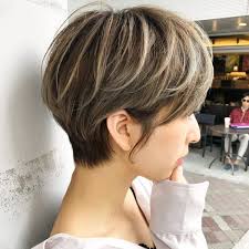 外国人風のショートボブに憧れる こなれ感たっぷりのおしゃれなヘアスタイル特集 folk 外人風 ヘアスタイル ヘアカット ショートボブのヘア