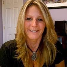 Kelli Stratton's Instagram, Twitter & Facebook