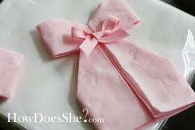 Diy Decoration Pliage De Serviette Robe Pour Babyshower Bapteme Ou Anniversaire Baby Showers Pliage Serviette Pliage Serviette Robe Et Pliage Serviette Papier Mariage