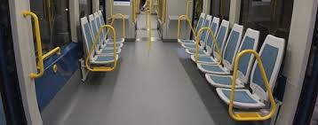 Tenho vindo a olhar atentamente toda a arquitetura que subjaz ao metro do porto e tenho percebido o quão genial é toda a obra. Novo Veiculo Da Metro Do Porto Circula Nas Linhas Amarela E Violeta Para Testes Etc E Tal Jornal