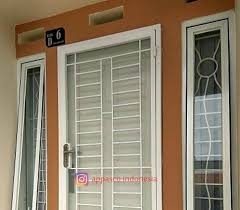 Temukan beragam informasi tentang pintu geser, harga pintu geser, cara membuat pintu geser, serta model pintu geser yang pas untuk rumah impian anda di artikel ini. 50 Model Pintu Rumah Dari Plat Besi Yang Menawan