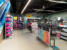 A good range of 120 shops & restaurants, including a supermarket. Ouverture Decathlon Place Des Halles A Strasbourg