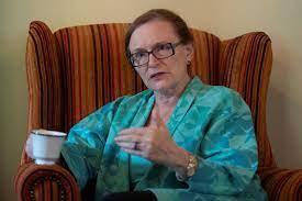 Helen zille says as the da's federal council chairperson she has no power to terminate herman mashaba's mayoral position in. Zille Madonsela Take Up Tea Time Offer To Discuss All Things Privilege News24