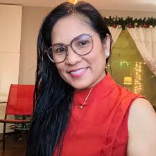 Hello! My name is Gloria maciel I am a makeup artist! If you or anyone you  know have a special event coming up or need your makeup done for a night  out (