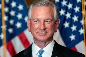 Tuberville announces military scholarships for Alabama teens