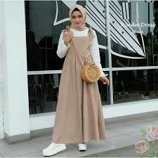 Dalam masyarakat barat, rok, gaun, dan sepatu hak tinggi biasanya dilihat sebagai pakaian perempuan, sementara dasi biasanya dilihat sebagai pakaian pria. Gamis Remaja Masa Kini Baju Gamis Anak Muda Terbaru Shopee Indonesia