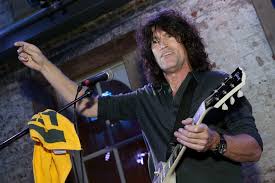 Coasteressence barstow storage bedroom set pinot noir. Kiss Tommy Thayer Shares How He Learned He Had A Daughter