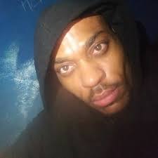 Logan Streeter's Instagram, Twitter & Facebook