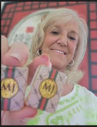 Mahjong version with throw out and pick tile?