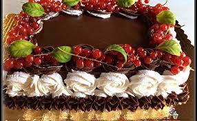 Torta Di Compleanno A Scacchi Con Cioccolato E Ribes Torte Di Compleanno Torte Torta Al Cioccolato Decorata