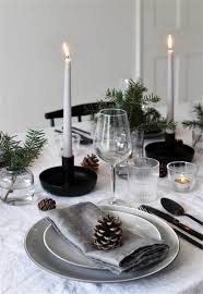 Modern Christmas Decoration Ideas That Are The Classic Blend Of Holiday Table Decorations Christmas Table Centerpieces Christmas Table Decorations Centerpiece
