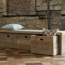 Le Banc De Rangement Un Meuble Fonctionnel Qui Personnalise Le Decor Archzine Fr Wooden Storage Bench Bench With Storage Decor