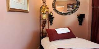 A vichy shower is a type of horizontal shower that's often used in salons and spas in which large quantity of warm water basically sodium there are several types of vichy massage available like Our Vichy Shower Picture Of Entourage Salon And Spa Virginia Beach Tripadvisor