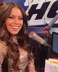 Alex curry is a tv host and reporter for fox sports. Alex Curry On Twitter Thanks For The Warm Welcome Theherd Fam