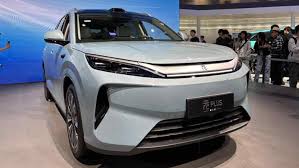 BYD profits plunge 55% as overseas sales become crucial
