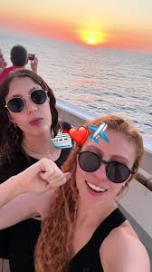 🛳️❤️✈️ @sarah giusti 🦊 #cruzeiros #viajando #costadiadema #costacruzeiros  #lgbtq #destinos #viajarbarato #restaurantes #traveltiktok #vlogs #modelos  #capcut