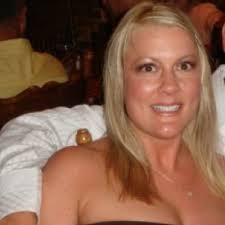 Bettina Thomas (@BettinaT75)