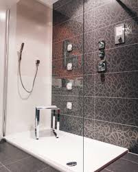 Begehbare Duschen Sind Einfach Was Feines Findet Ihr Nicht Auch Diese Ausstellungsdusche Hat Ausserdem Massagedusen Inklud Neues Badezimmer Duschkabine Dusche
