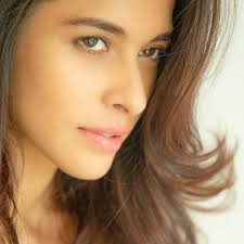 Beauty is the wisdom of women Chinese proverb