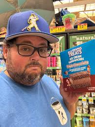 In search of a damn good ice cream sandwich!?!?!?!?!? HEEELLLPPP!