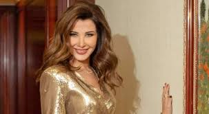 نانسي عجرم تزيل شعر مؤخرتها لا تزال قضية مقتل الشاب الذي اتُهم باقتحام منزل الفنانة اللبنانية نانسي عجرم في 4 يناير /كانون الثاني تشغل رواد مواقع التواصل الاجتماعي، حيث تطفو المزيد من التفاصيل على السطح وتزداد الأسئلة حيال القضية التي لم تحسم بعد. Ø´Ù‚ÙŠÙ‚Ø© Ù†Ø§Ù†Ø³ÙŠ Ø¹Ø¬Ø±Ù… ØªÙ„ÙØª Ø§Ù„Ø£Ù†Ø¸Ø§Ø± Ù…Ù† Ø¬Ø¯ÙŠØ¯ Ù‡Ù„ ØªØ´Ø¨Ù‡Ø§Ù† Ø¨Ø¹Ø¶Ù‡Ù…Ø§ Ø¨Ø§Ù„ØµÙˆØ±Ø©