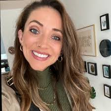 Keren Toledano's Instagram, Twitter & Facebook