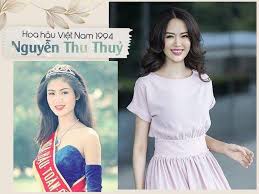 Hoa hậu thu thủy tên đầy đủ nguyễn thu thủy sinh năm 1976 quê gốc ở nam định, cô đăng quang hoa hậu việt nam 1994 khi vừa tròn 18 tuổi dù đã 24 năm kể từ khi đăng quang hoa hậu việt nam 1994 nhưng hoa hậu thu thủy vẫn giữ được thần thái quyến rũ, thu hút ánh nhìn mỗi lần xuất hiện. Kkayjqwbs04gkm