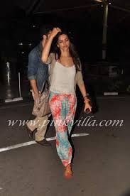 Deepika Padukone Ranbir Kapoor Aditya Roy Kapoor Snapped At The Airport Indian Women Fashion Create Outfits Heroine Costume