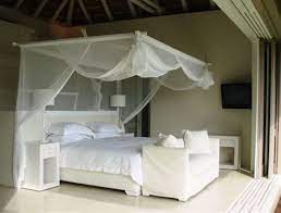 decoration interieur sobre et elegante avec cette moustiquaire stylisee interior design from decoration chambre parentale deco chambre a coucher mousticaire