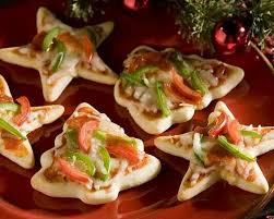 30 christmas food traditions from around the world. Christmas Pizza For Non Traditional Christmas Dinner Christmas Themed Food Ideas Christmas Food Christmas Pizza