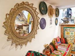 Un Joli Miroir En Forme De Soleil Pour Ramener Un Peu De Chaleur De Tunisie Dans Votre Interieur Boutique Deco Mobilier Sur Mesure Decoration Interieure