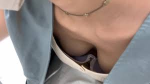 精品TP】外站盜攝流出精選3位美女高清抄底及露奶視集很有擼點ayami02