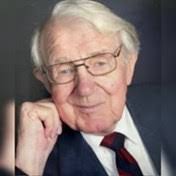 Kenneth Gilbertson's Instagram, Twitter & Facebook