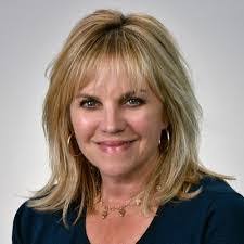 Robin Cushman's Instagram, Twitter & Facebook