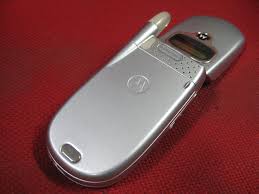 Motorola V290 手機45 掀蓋卡榫斷裂有解體 ...