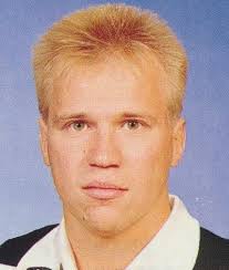He spent twelve seasons in the national hockey league (nhl) and eight in the swedish elitserien. Kultspelaren Fran Pitea Old School Hockey Lars Hurtig Hockeysverige Mer Av Sporten Du Alskar
