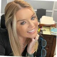 Donna Martone's Instagram, Twitter & Facebook