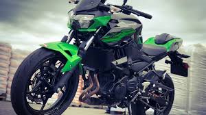 If it all sounds attractive to you, and you're less into the racerboy look and intend to spend all your time on the road. Z400 Diskussionsrunde Seite 3 Z400 19 20 Z1000 Forum De