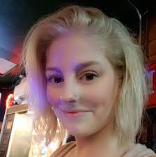 Does anyone know Alyssa Vasquez whose wallet was found in Walmart parking  lot?