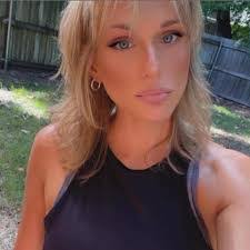 Ellen Westbrook's Instagram, Twitter & Facebook