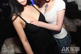 KTV小姐裸陪全过程实拍（图）_生活趣味_mm4000图片大全