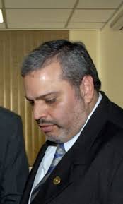 Los estudiantes exigen intervención judicial por tráfico de becas en UNA