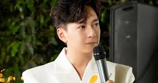 Ngô Kiến Huy hé lộ về quà mừng cưới hotgirl Sam