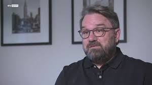 Marc-Andre ter Stegen fällt nach einem Patellasehnenriss lange aus. Sky  spricht mit Professor Oliver Dierk, Ex-HSV-Teamarzt, über die Schwere der  Verletzung, was ihn positiv stimmen lässt und die hohe ...