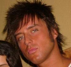 Oct 18, 2016 · che lo si chiami bob all’inglese, carrè alla francese, o caschetto all’italiana, questo taglio non passa mai di moda. Arrestato Il Cantante Napoletano Raffaello Aggredisce Pompieri Poliziotti E Vigili Paperblog