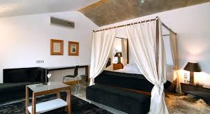 While you're here, be sure to check out el arambol de casa del abad, one of the spanish restaurants that can be found in ampudia, which is a short distance from la. La Casa Del Abad Formerly Posada Real Casa Del Abad Plaza Francisco Martin Gromaz 2 Ampudia