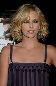 Frisuren Fur Kurze Wellige Haare Frisuren Haare Kurze Wellige Kurze Haare Wellen Lockige Frisuren Frisuren Fur Dunne Lockige Haare