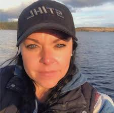 Heidi Willard's Instagram, Twitter & Facebook