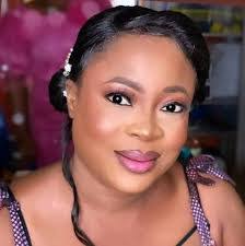 Rosella Yates's Instagram, Twitter & Facebook